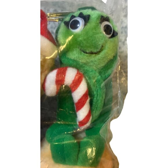 Del Monte YUMKINS Christmas Ornaments Set of 6 Fruits & Vegetables 1991 - Picture 8 of 13